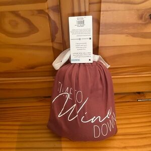 Hello Mello “Time To Wine Down” V-Neck Sleep Shirt in Size 12-16.